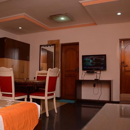 Hotel Rahul Deluxe Nagpur Exterior photo