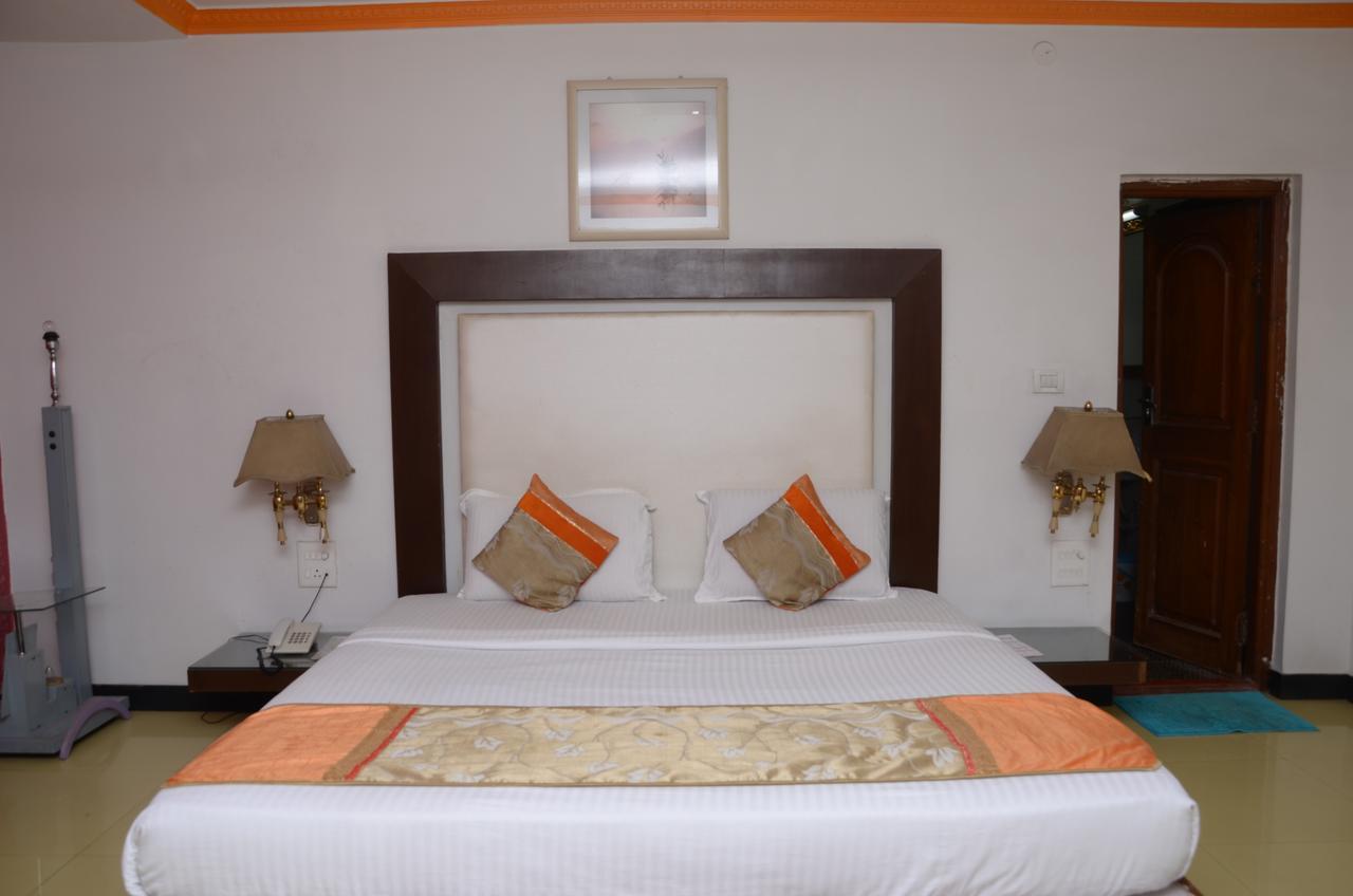 Hotel Rahul Deluxe Nagpur Exterior photo