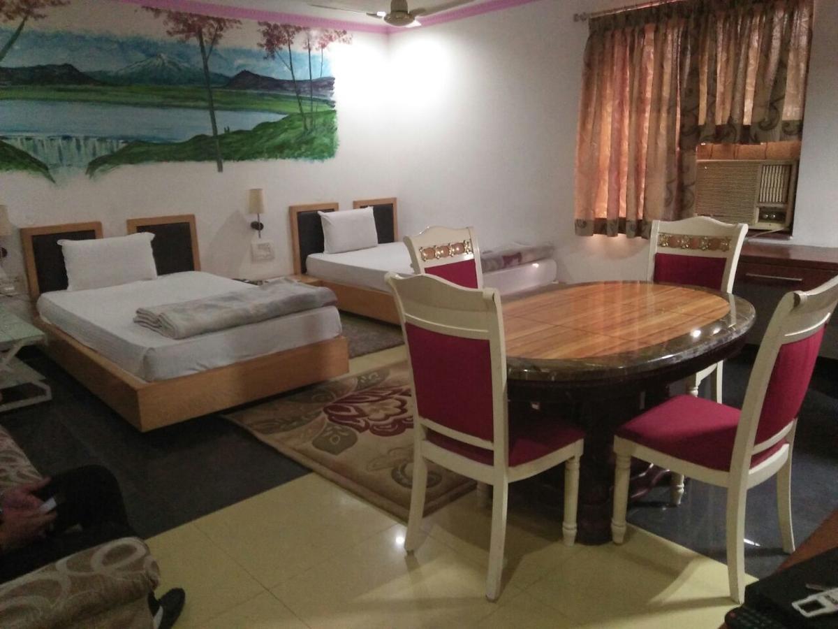 Hotel Rahul Deluxe Nagpur Exterior photo